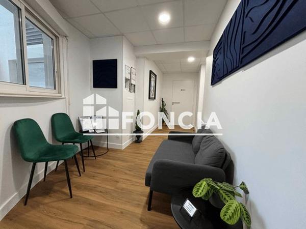 Location Local commercial 1 pièce 13.1 m² - 11 RUE CHARLES GILLE Tours 37000