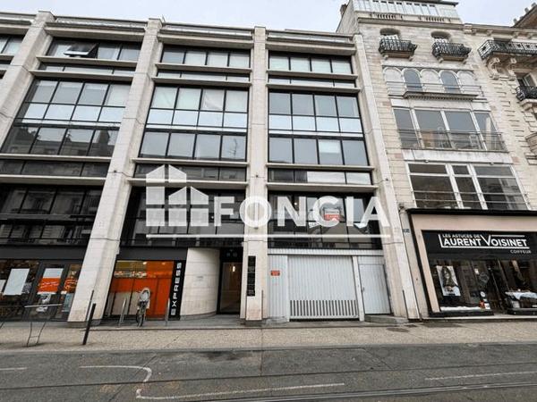 Location Local commercial 1 pièce 13.1 m² - 11 RUE CHARLES GILLE Tours 37000