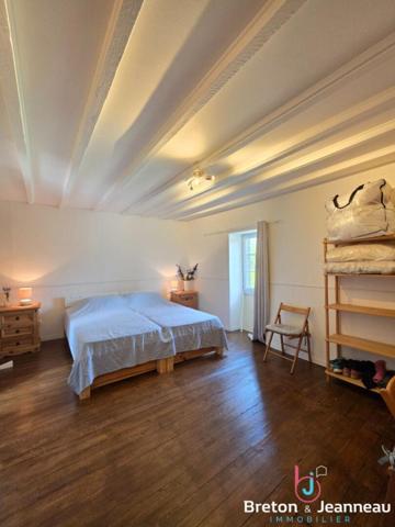 Maison de bourg à proximité de LASSAY-LES-CHÂTEAUX
