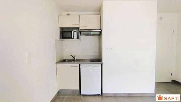 Studio avec balcon, vendu loué, parking inclus