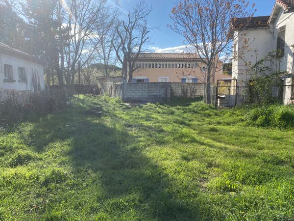 Terrain 553 m2
