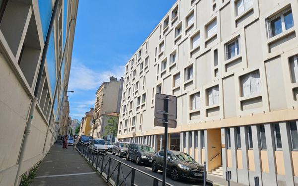 Stationnement à vendre    16,20 m2 Saint-Étienne