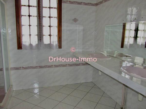 Maison à vendre 5 pièces de 221 m²