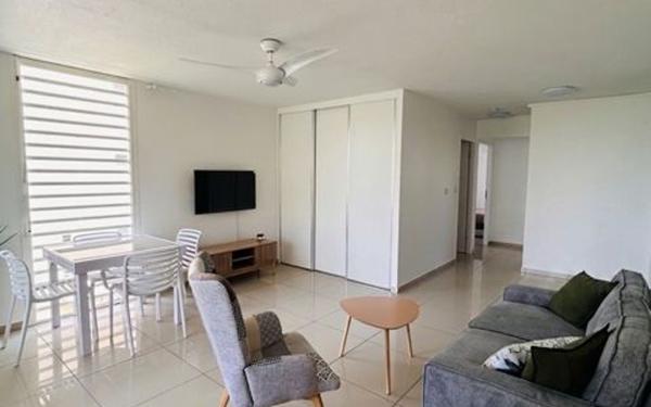 Appartement à louer    3 pièces •  Le Gosier