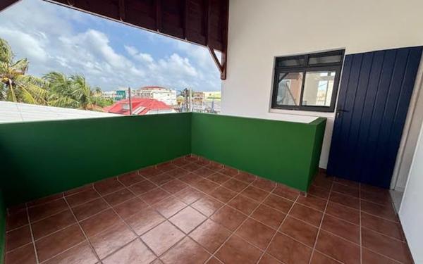 Appartement à louer    3 pièces •  Le Moule