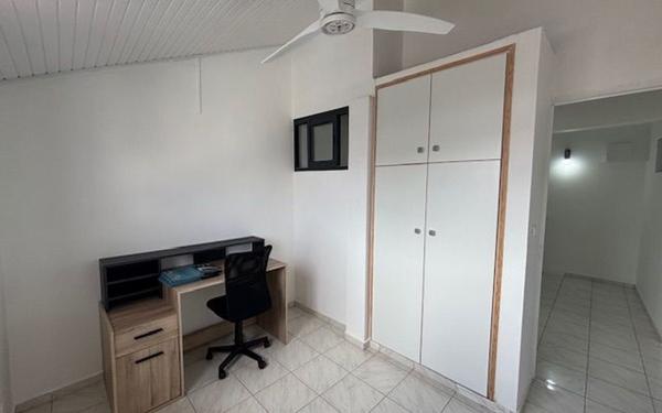 Appartement à louer    3 pièces •  Le Moule