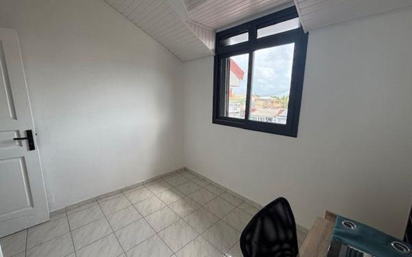Appartement à louer    3 pièces •  Le Moule