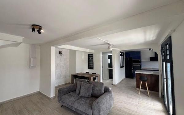 Appartement à louer    3 pièces •  Le Moule