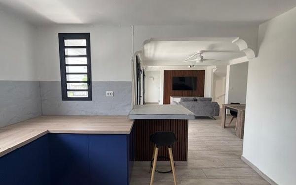 Appartement à louer    3 pièces •  Le Moule