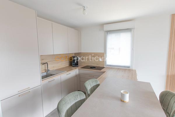 Location
                Appartement76 m² - 4 Pièces -
                    CESSY (1170)