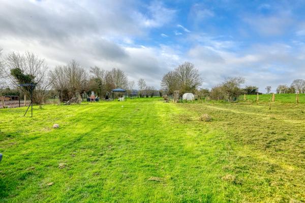 Longère de plain pied de vie avec hectare de terrain