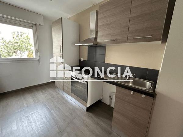 Location Appartement 2 pièces 48.5 m² - 51 RUE RAYNAL Rodez 12000