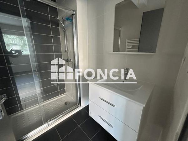 Location Appartement 2 pièces 48.5 m² - 51 RUE RAYNAL Rodez 12000