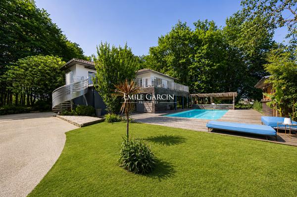 A vendre - Latresne - Maison - Piscine - garage - grand terrain