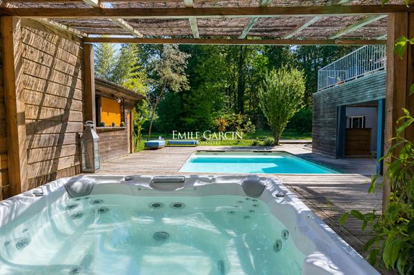 A vendre - Latresne - Maison - Piscine - garage - grand terrain