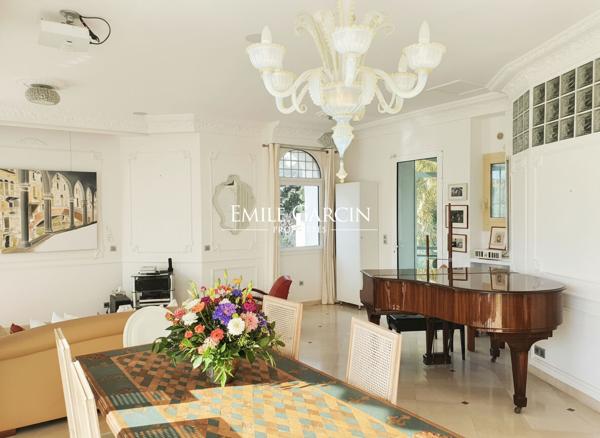 À vendre - Marseille 8ème (13008) Carré d'Or | Maison Art Déco avec piscine - Bien divisible en 3 appartements - 270m²