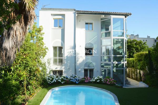 À vendre - Marseille 8ème (13008) Carré d'Or | Maison Art Déco avec piscine - Bien divisible en 3 appartements - 270m²