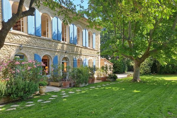 A vendre - Appartement dans résidence de caractère avec parc et piscine