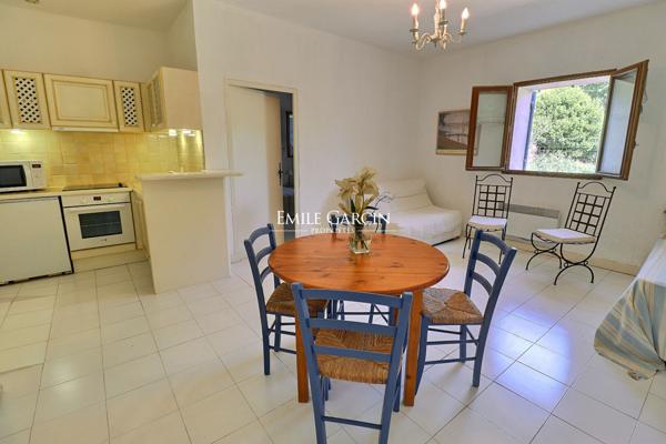 A vendre - Appartement dans résidence de caractère avec parc et piscine