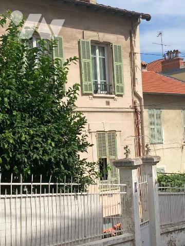 Vente Appartement à Nice 2p rez de jardin