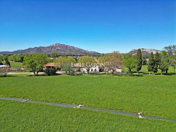 A vendre - Eyguières - Domaine agricole à restaurer
