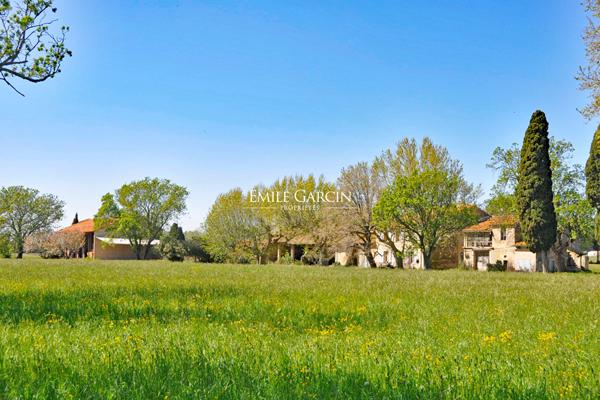 A vendre - Eyguières - Domaine agricole à restaurer