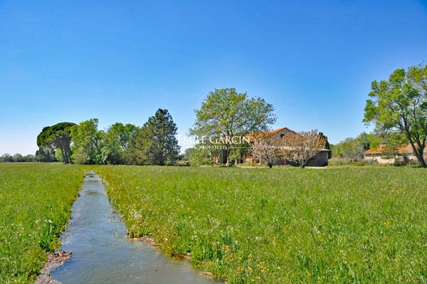 A vendre - Eyguières - Domaine agricole à restaurer
