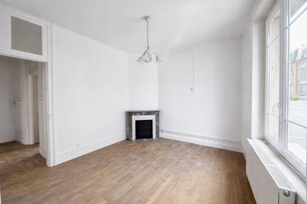 Appartement avec charme de l'ancien à finir de rénover