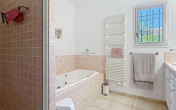 Maison à vendre    5 pièces •  Avignon