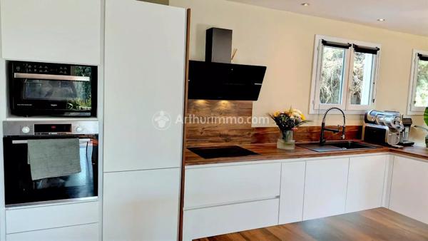 Vente                                                      Propriété
                        
                     7 pièces                      187 m2                     à Mazamet