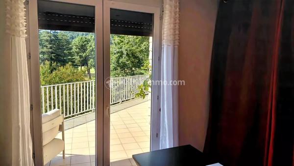 Vente                                                      Propriété
                        
                     7 pièces                      187 m2                     à Mazamet