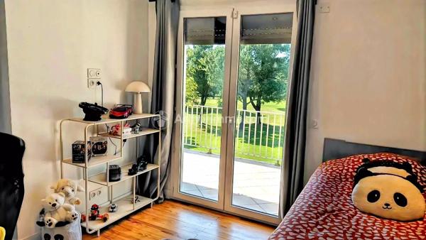 Vente                                                      Propriété
                        
                     7 pièces                      187 m2                     à Mazamet