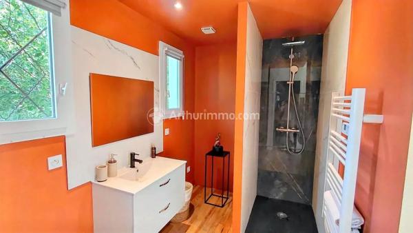 Vente                                                      Propriété
                        
                     7 pièces                      187 m2                     à Mazamet