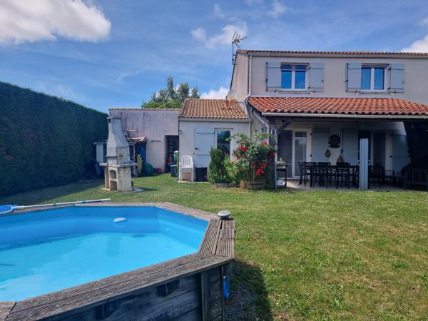Maison
                                                                                                                                                                                                                                                                                                                        5 pièce(s)                                                                                                                                                                                                          3 chambre(s)                                                                                                                                                                                                          92.83  m²
