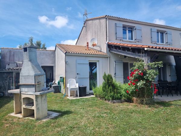 Maison
                                                                                                                                                                                                                                                                                                                        5 pièce(s)                                                                                                                                                                                                          3 chambre(s)                                                                                                                                                                                                          92.83  m²
