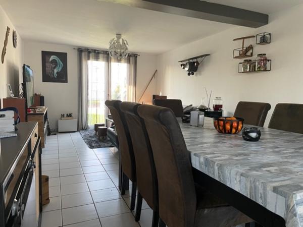 Maison
                                                                                                                                                                                                                                                                                                                        5 pièce(s)                                                                                                                                                                                                          3 chambre(s)                                                                                                                                                                                                          92.83  m²