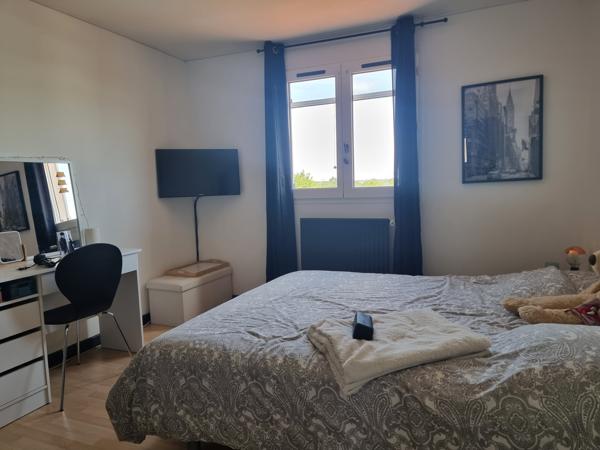 Maison
                                                                                                                                                                                                                                                                                                                        5 pièce(s)                                                                                                                                                                                                          3 chambre(s)                                                                                                                                                                                                          92.83  m²