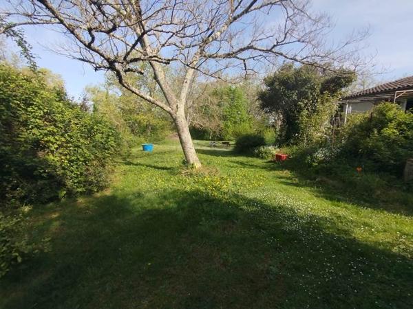 Maison à vendre |  Saint-Aulaye |  4 pièces | 100 m²