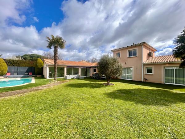 MAISON TYPE 6 Poitiers (86000)