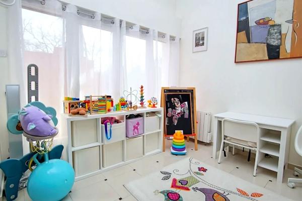 Maison d’architecte de 389 m2 sur terrain de 6000 m2