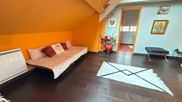 Maison d’architecte de 389 m2 sur terrain de 6000 m2