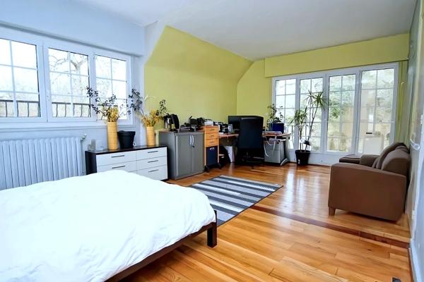 Maison d’architecte de 389 m2 sur terrain de 6000 m2