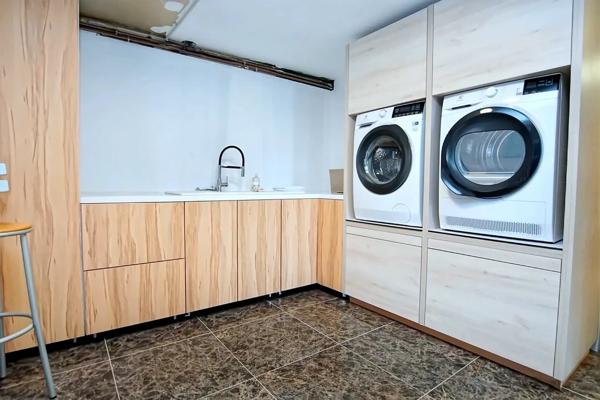 Maison d’architecte de 389 m2 sur terrain de 6000 m2