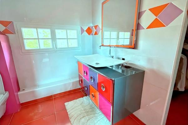 Maison d’architecte de 389 m2 sur terrain de 6000 m2