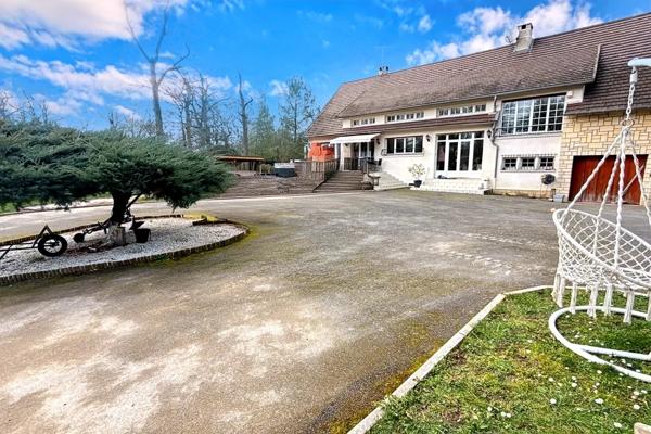 Maison d’architecte de 389 m2 sur terrain de 6000 m2