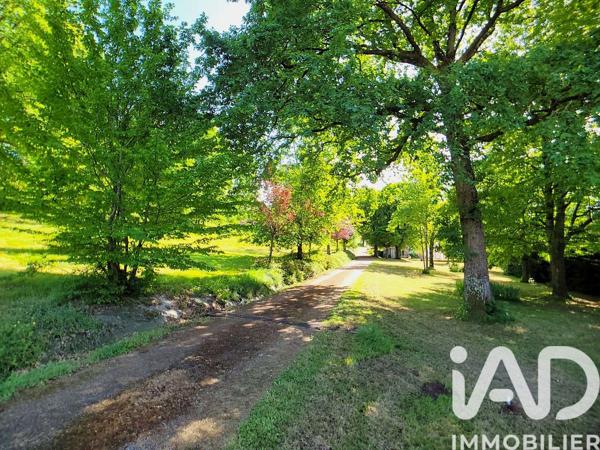 Maison à vendre 11 pièces 318 m² Saint-Pantaléon-de-Larche