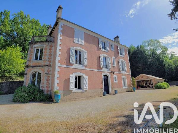 Maison à vendre 11 pièces 318 m² Saint-Pantaléon-de-Larche