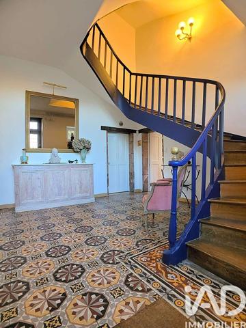 Maison à vendre 11 pièces 318 m² Saint-Pantaléon-de-Larche