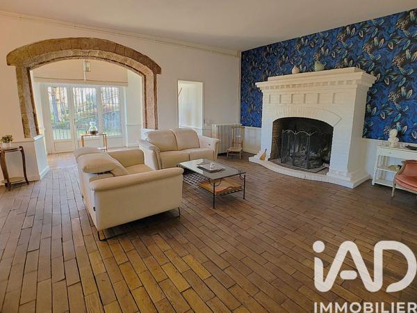 Maison à vendre 11 pièces 318 m² Saint-Pantaléon-de-Larche