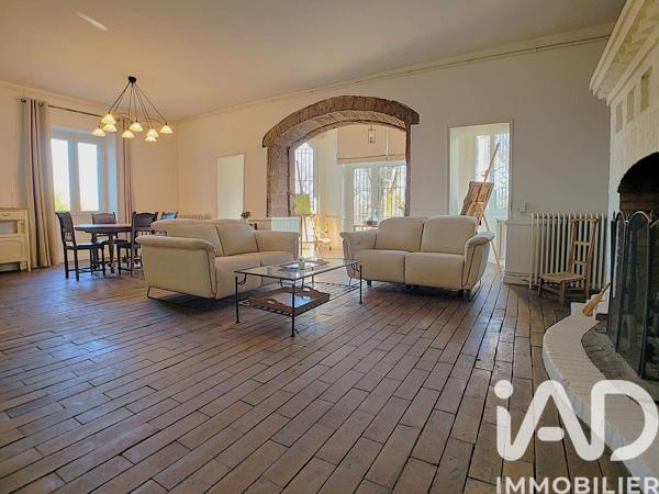 Maison à vendre 11 pièces 318 m² Saint-Pantaléon-de-Larche